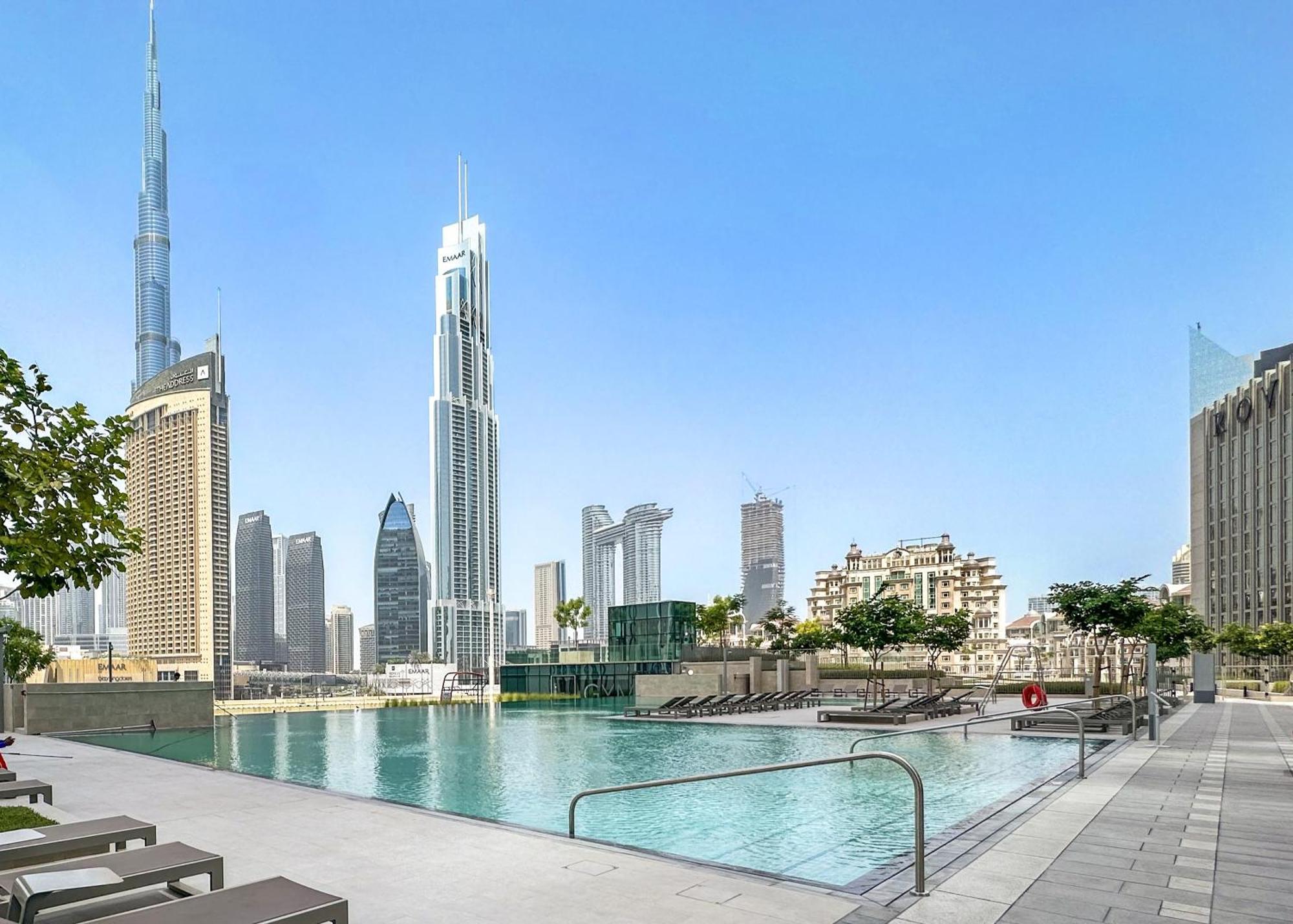 Modern 1Bed Less Than 2Km Walk From Burj Khalifa Apartment Dubai Exterior photo